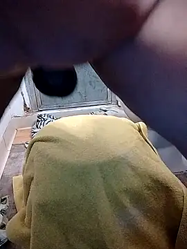 Snapshot of Roleplay2323 chatting on 10-21-25, 04:12 Roleplay2323 online show from 10-21-25, 04:12