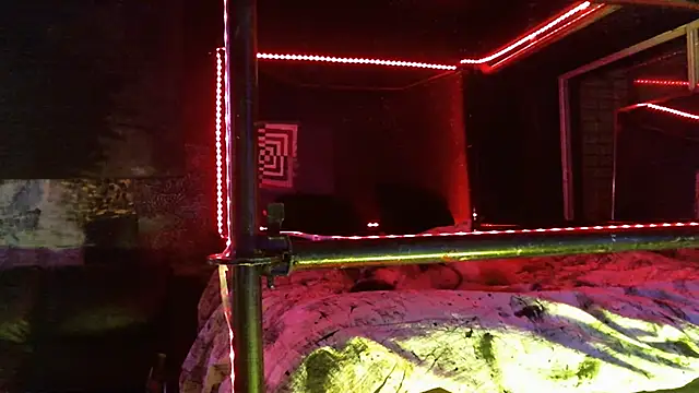 RoomBlueWhite online show from 12-26-24, 08:50