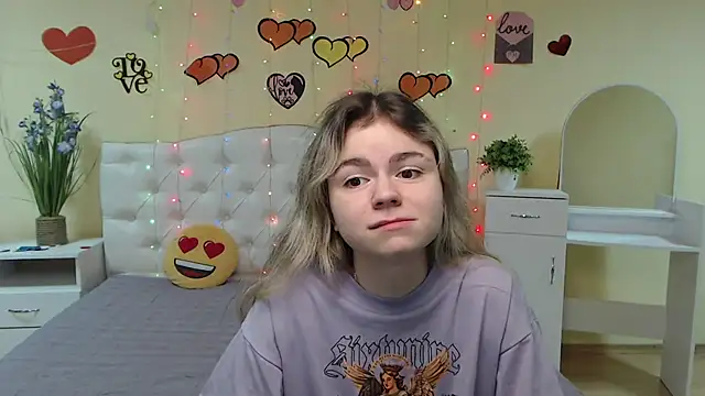 TinaRedly online show from 03-11-25, 10:40