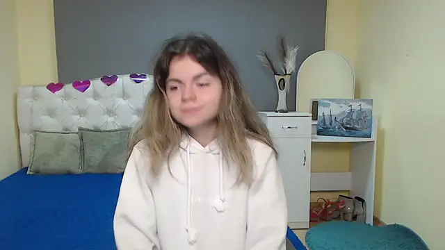 TinaRedly online show from 09-26-25, 06:09