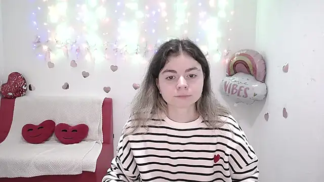 TinaRedly online show from 10-06-25, 05:57