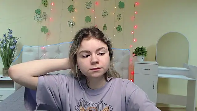 TinaRedly online show from 03-15-25, 04:46