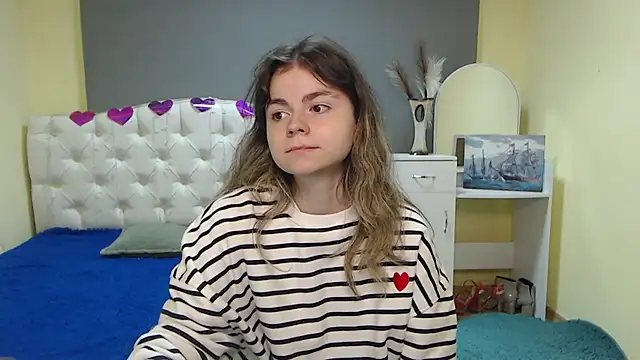 TinaRedly online show from 09-24-25, 05:30