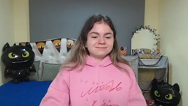 TinaRedly online show from 10-28-25, 06:40