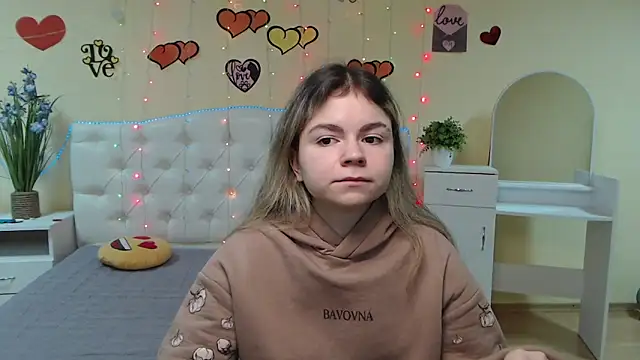 TinaRedly online show from 03-11-25, 06:30