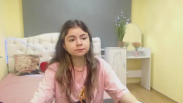 TinaRedly online show from 05-14-26, 06:10