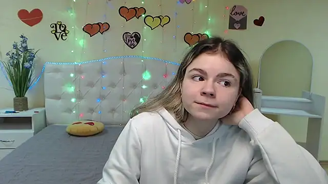 TinaRedly online show from 03-12-25, 06:32