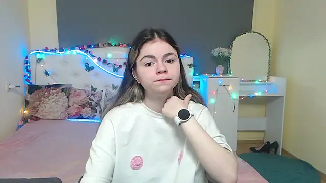 TinaRedly online show from 05-03-26, 05:16