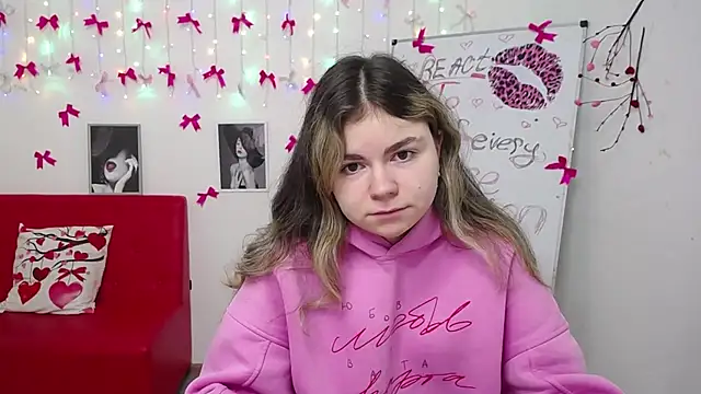 TinaRedly online show from 03-07-26, 07:59