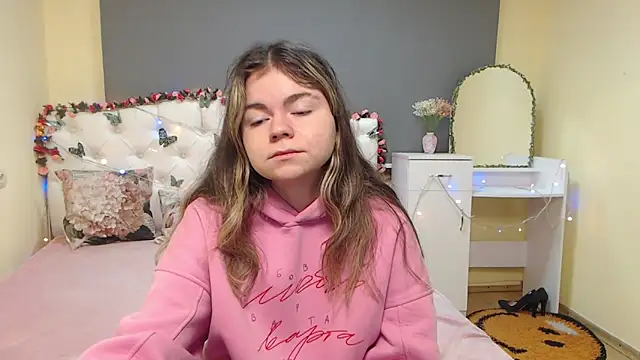 TinaRedly online show from 03-06-26, 07:03