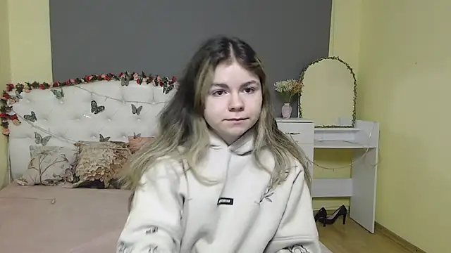 TinaRedly online show from 02-25-26, 06:46