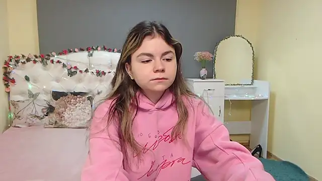 TinaRedly online show from 03-11-26, 06:40