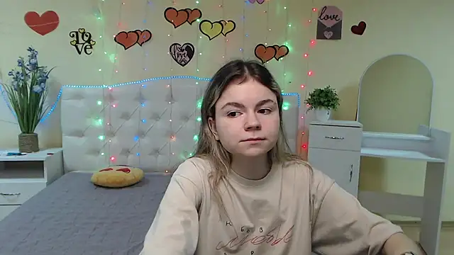 TinaRedly online show from 03-12-25, 09:35