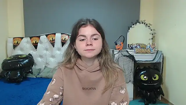 TinaRedly online show from 10-19-25, 05:37