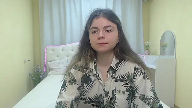 TinaRedly online show from 05-25-26, 07:12