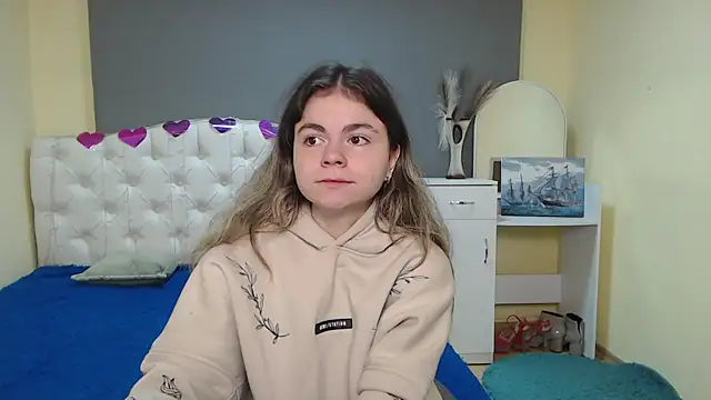 TinaRedly online show from 10-03-25, 05:47