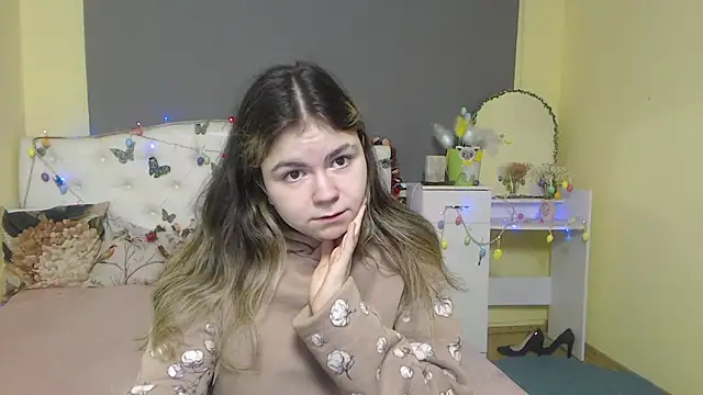 TinaRedly online show from 04-10-26, 06:20