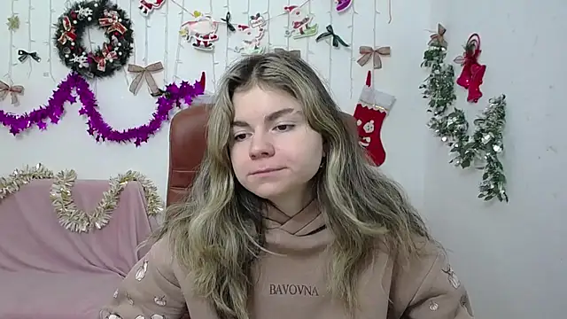 TinaRedly online show from 12-22-25, 06:41