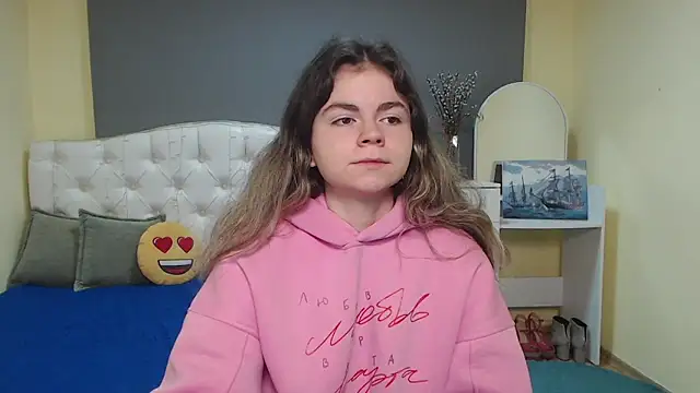 TinaRedly online show from 11-07-25, 06:40