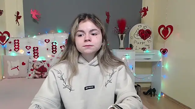 TinaRedly online show from 02-01-26, 06:28