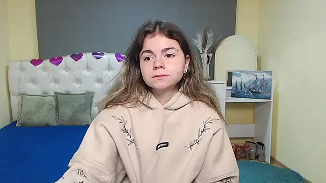 TinaRedly online show from 09-29-25, 05:47