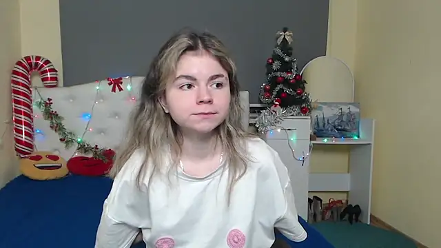 TinaRedly online show from 12-16-25, 06:34