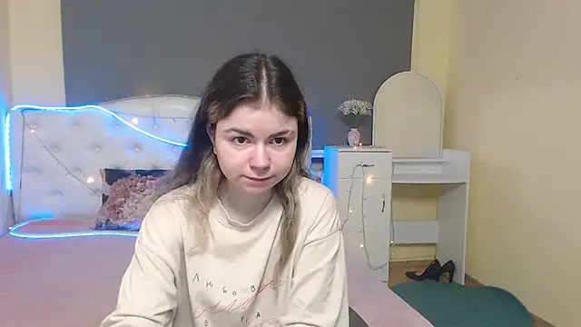TinaRedly online show from 05-08-26, 05:33