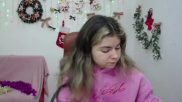 TinaRedly online show from 12-17-25, 06:35