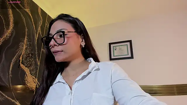 Snapshot of amira_cute2 chatting on 07-09-26, 10:37 amira cute2 online show from 07-09-26, 10:37