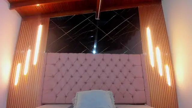AinaPink online show from 05-14-26, 11:18