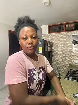 Snapshot of kellya_ chatting on 02-20-25, 04:14 kellya online show from 02-20-25, 04:14