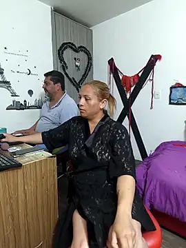 hotandfierylatinos2023 online show from 11-28-25, 10:21