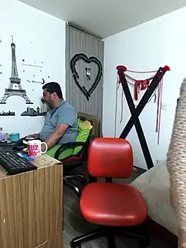 hotandfierylatinos2023 online show from 10-16-25, 09:45