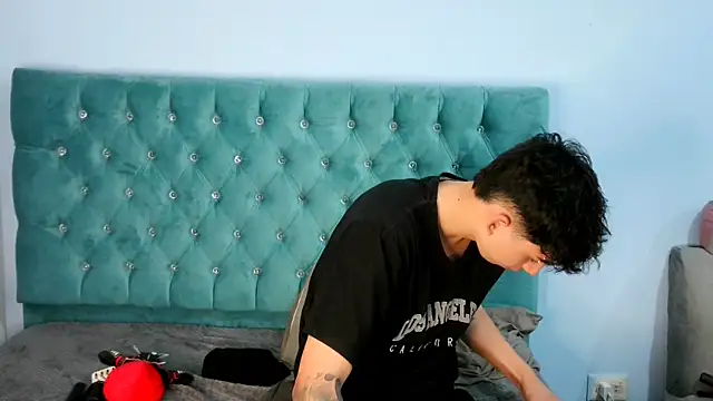  Thomas hot  online show from 01-08-26, 04:29