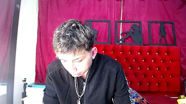  Thomas hot  online show from 03-18-25, 07:12