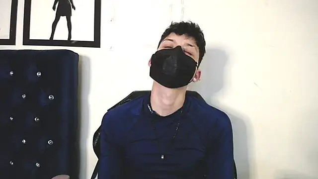  Thomas hot  online show from 10-04-25, 02:46