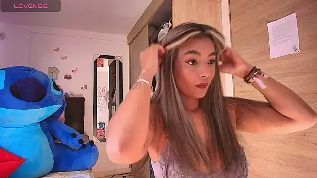 Snapshot of megan_collins96 chatting on 05-24-26, 08:53 megan collins96 online show from 05-24-26, 08:53