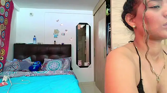 megan collins96 online show from 11-18-25, 03:37