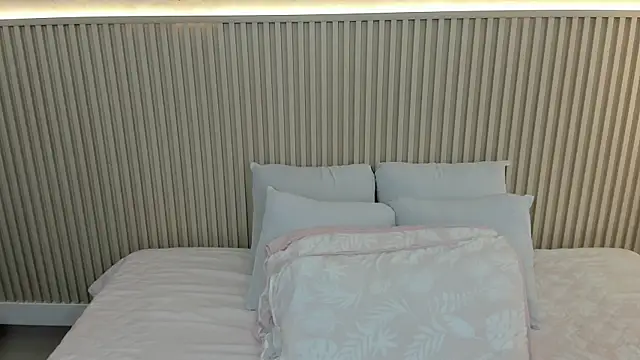 charlottebrowns  online show from 05-21-26, 12:13