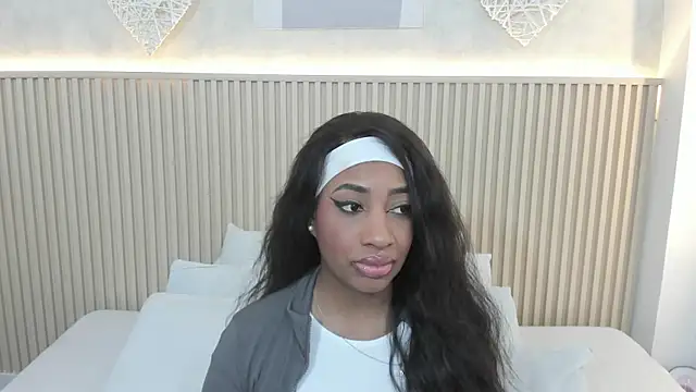 Snapshot of charlottebrowns_ chatting on 10-16-25, 12:13 charlottebrowns online show from 10-16-25, 12:13