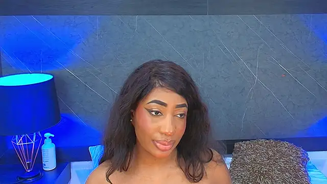 Snapshot of charlottebrowns_ chatting on 03-18-25, 03:33 charlottebrowns online show from 03-18-25, 03:33