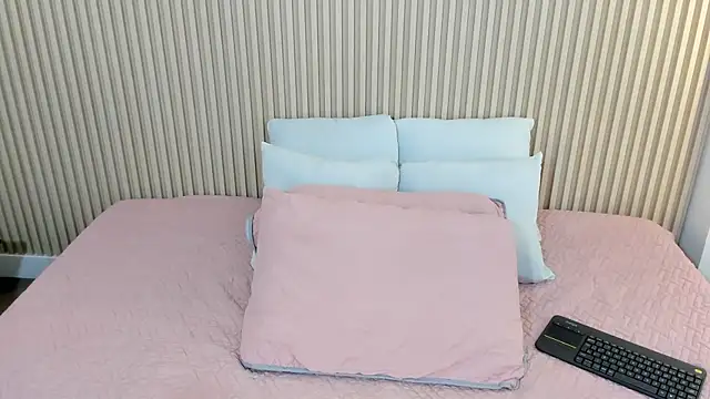 charlottebrowns  online show from 07-17-26, 12:35