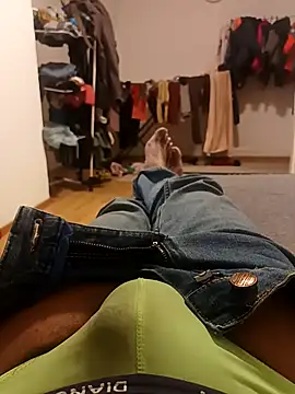 maleesa online show from 11-21-25, 04:28