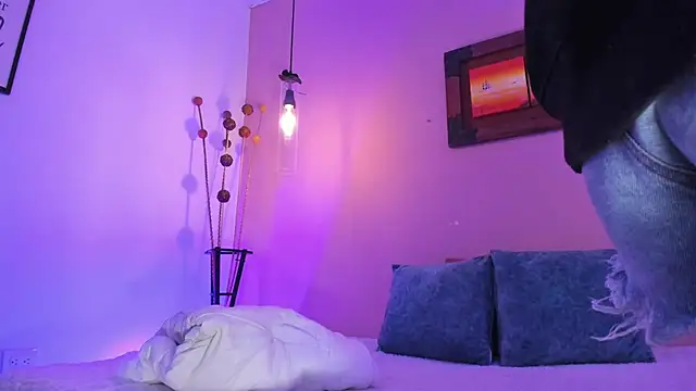 ArianaBaker online show from 03-07-25, 06:11