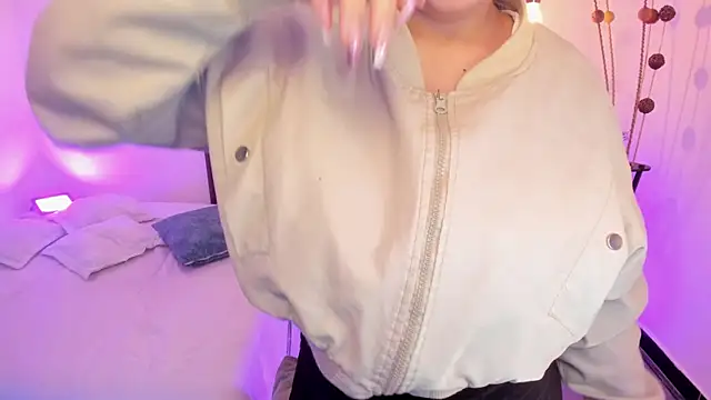 ArianaBaker online show from 05-05-26, 01:25