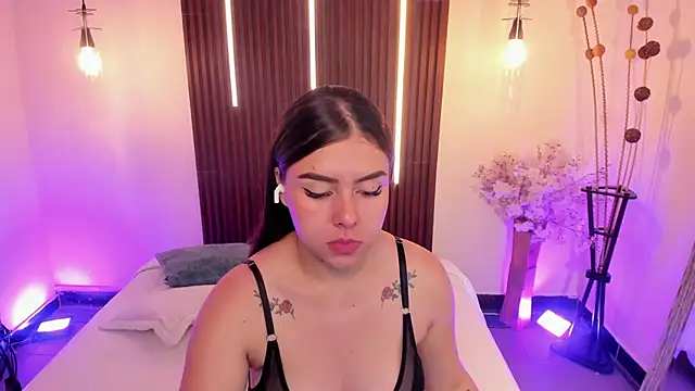 ArianaBaker online show from 05-20-26, 02:25