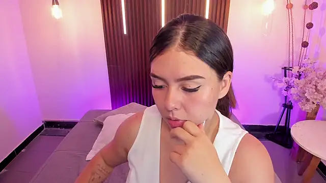 ArianaBaker online show from 05-29-26, 03:51