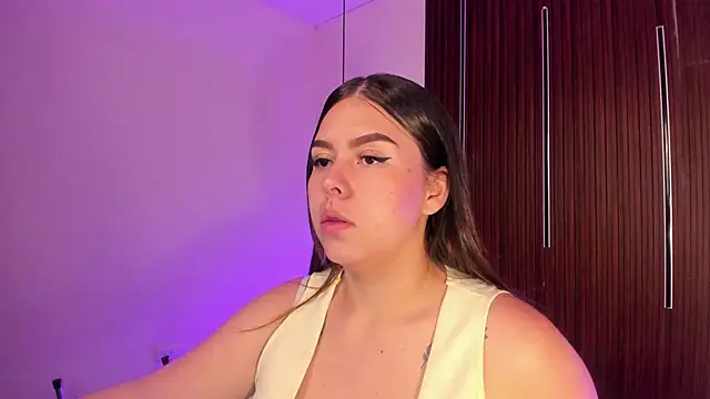 ArianaBaker online show from 05-18-26, 01:27