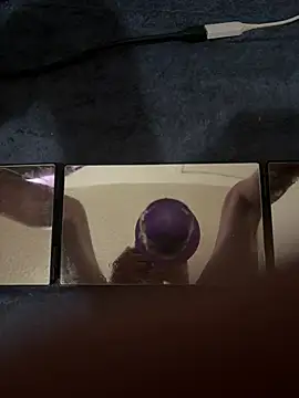 Snapshot of Flickmeatwood chatting on 01-10-26, 04:19 Flickmeatwood online show from 01-10-26, 04:19