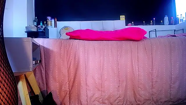 Snapshot of bellatrixx_69 chatting on 10-11-25, 11:44 bellatrixx 69 online show from 10-11-25, 11:44